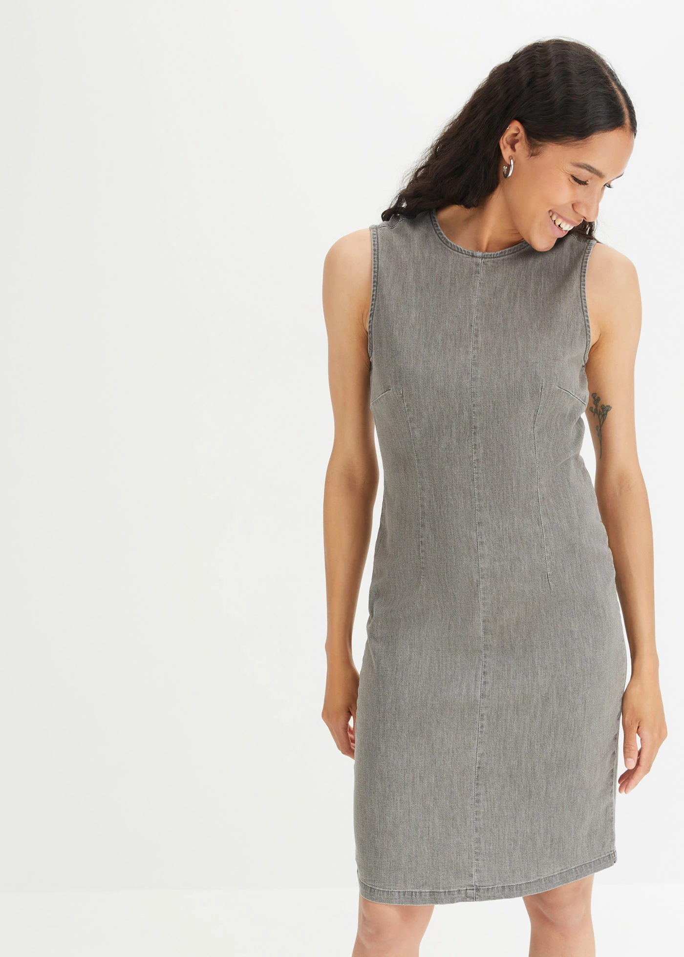 Robe midi en jean • gris denim • Boutique bonprix