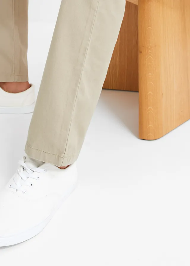 Regular fit chino van puur katoen, straight • new kaki • product-page.page-title-suffix