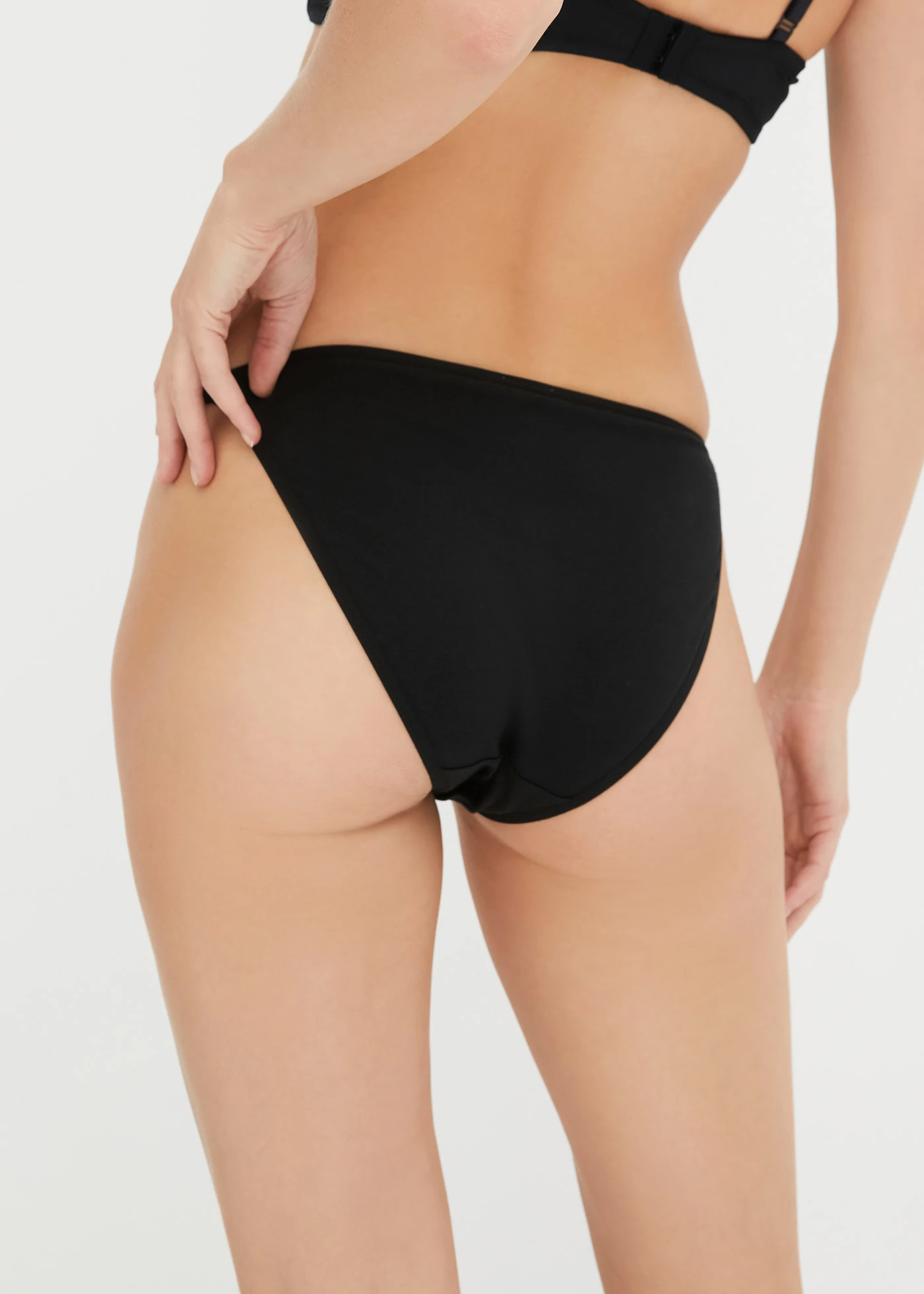 Mini tanga bio-pamuttal (5 db-os csomag) • fekete • bonprix áruház