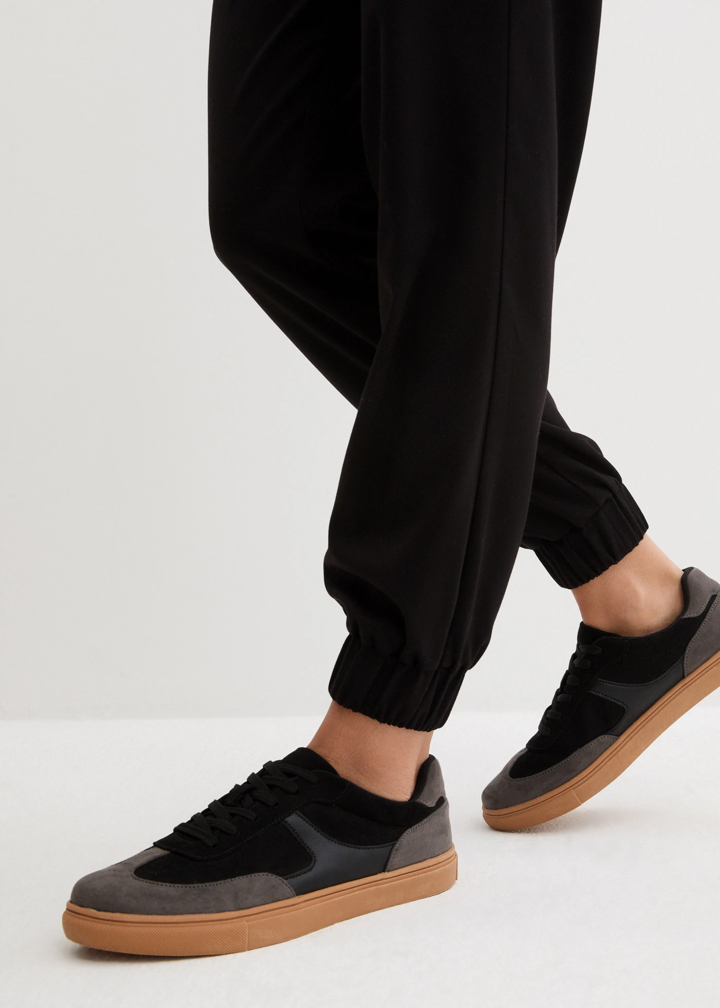 Broek met elastische band en strikkoordjes • zwart • bonprix online shop