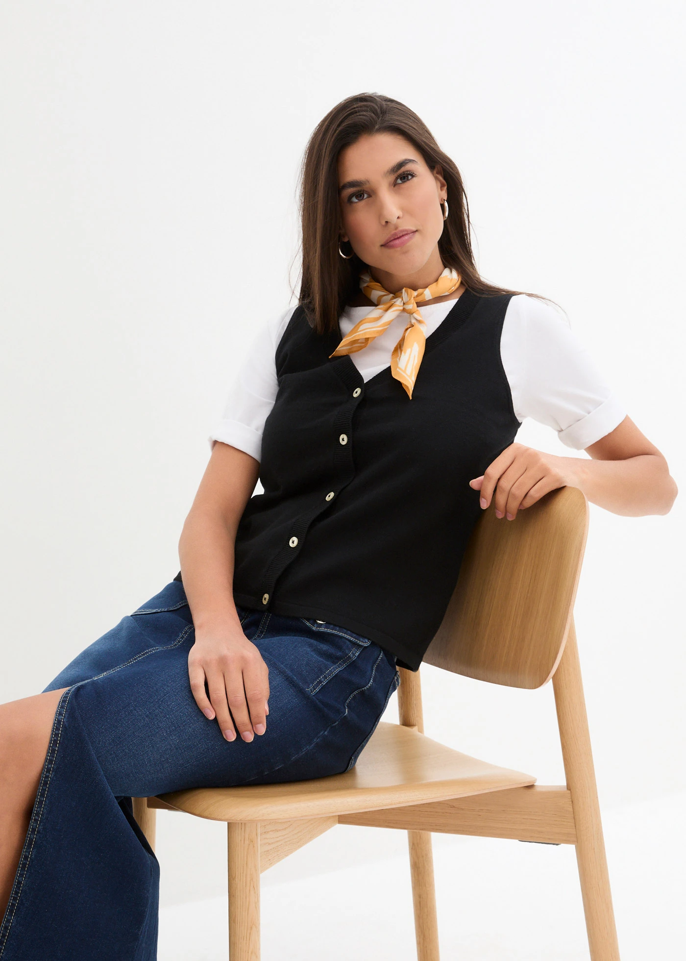 Pletená vesta s knoflíky • černá • bonprix obchod