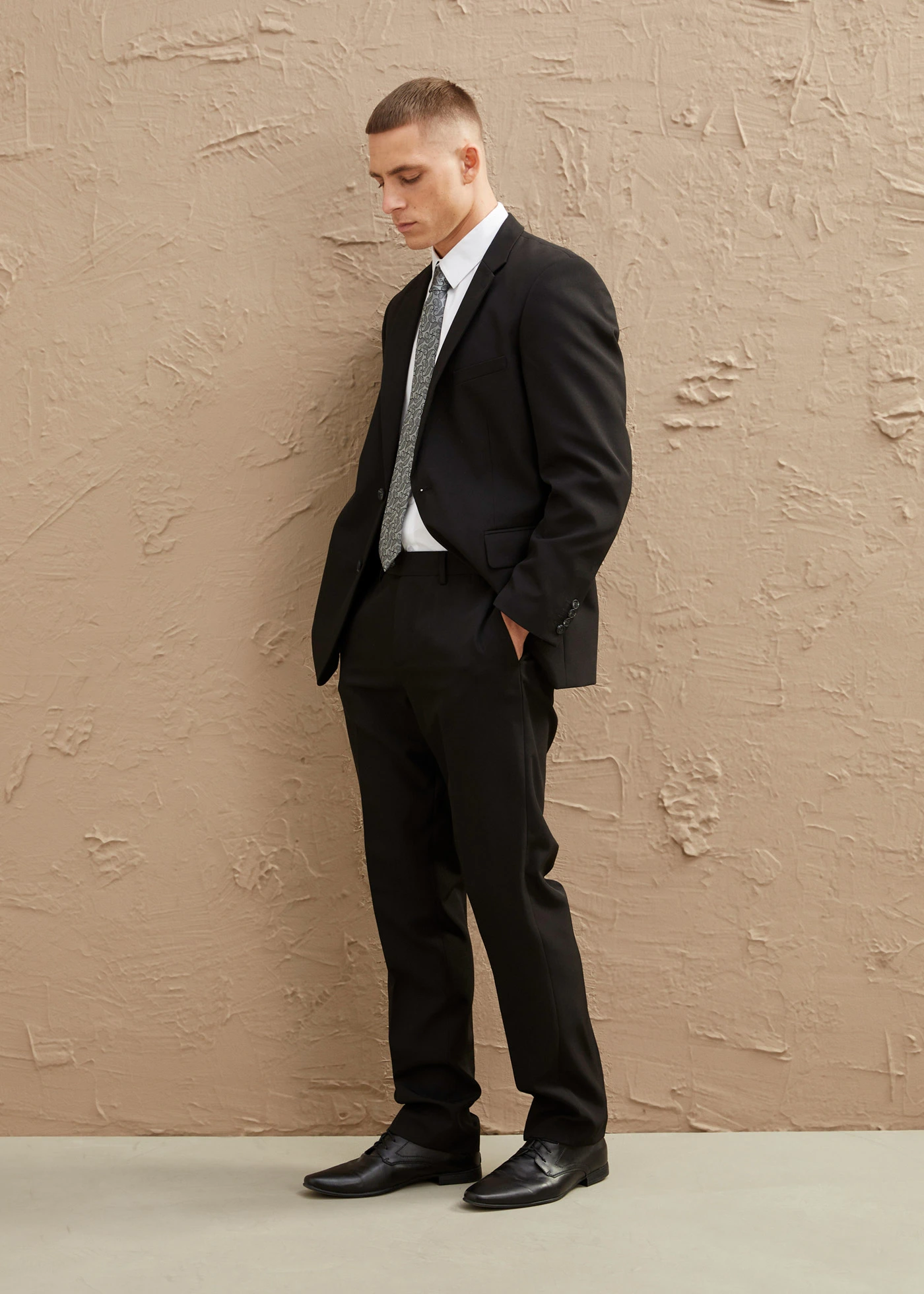 Oblek s košilí a kravatou (4dílná souprava), Regular Fit • černá • bonprix obchod