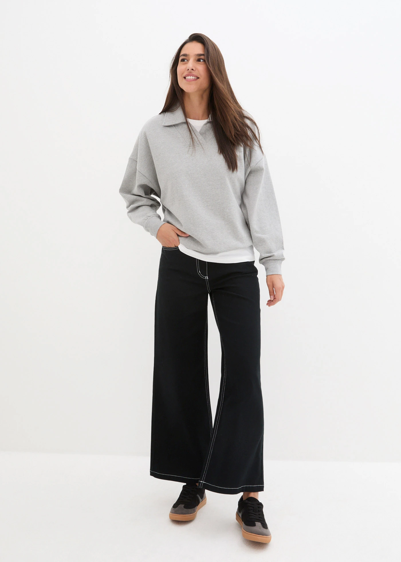 Oversize mikina s výstřihem do V a límcem polo • světle šedý melír • bonprix obchod