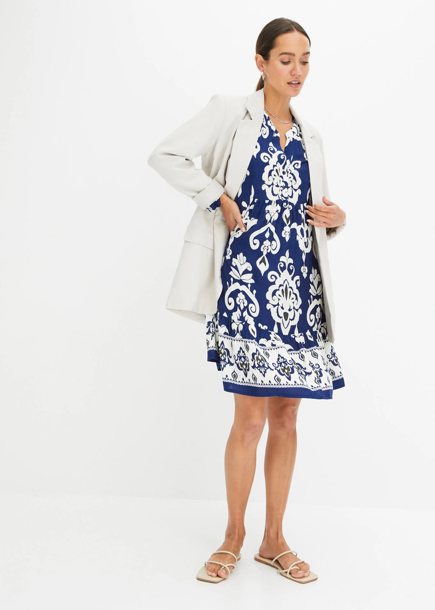 Rochie gen tunică din viscoză fluidă • albastru întunecat/ecru cu imprimeu • magazin bonprix