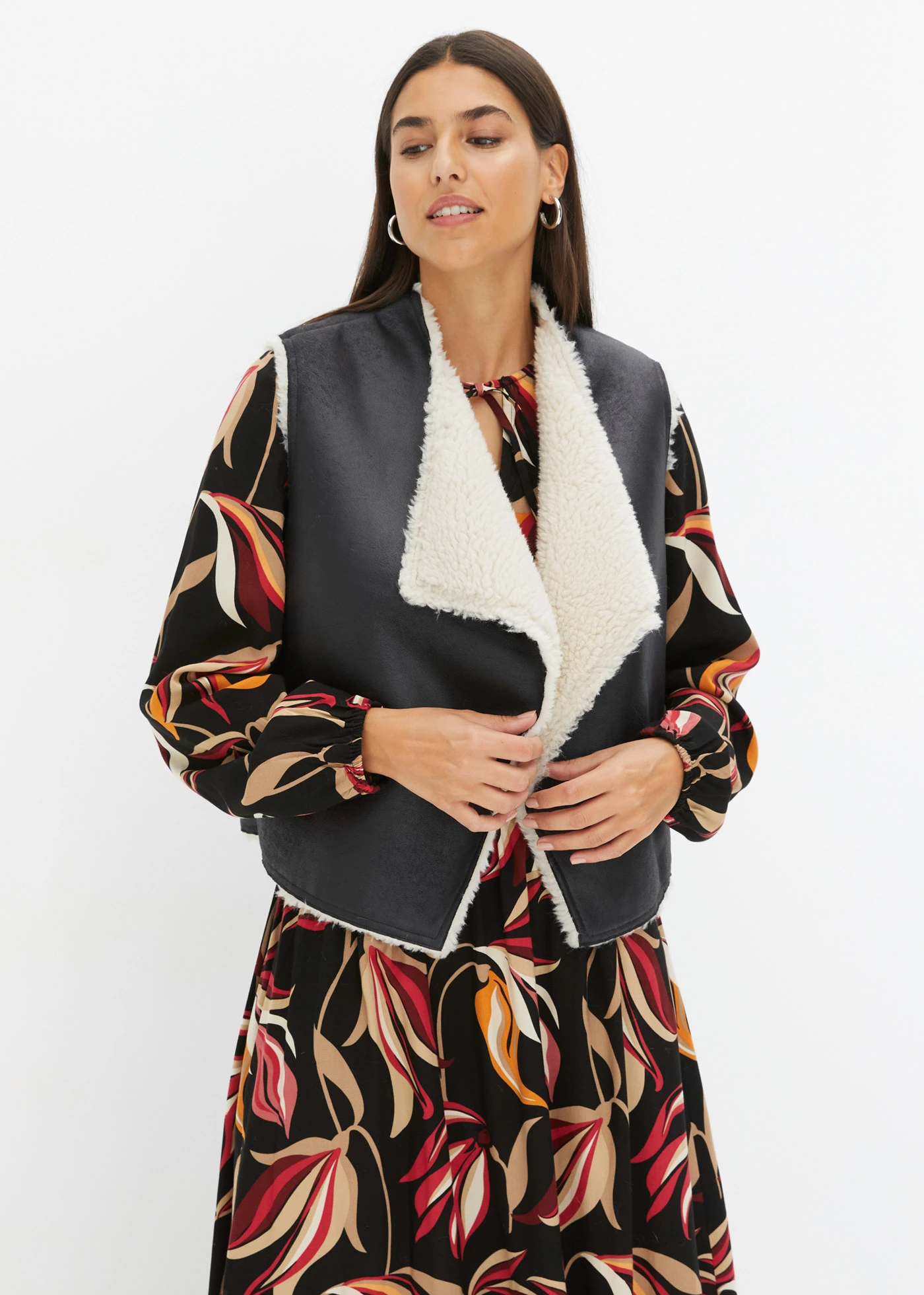 Vesta z umělé kožešiny • černá • bonprix obchod