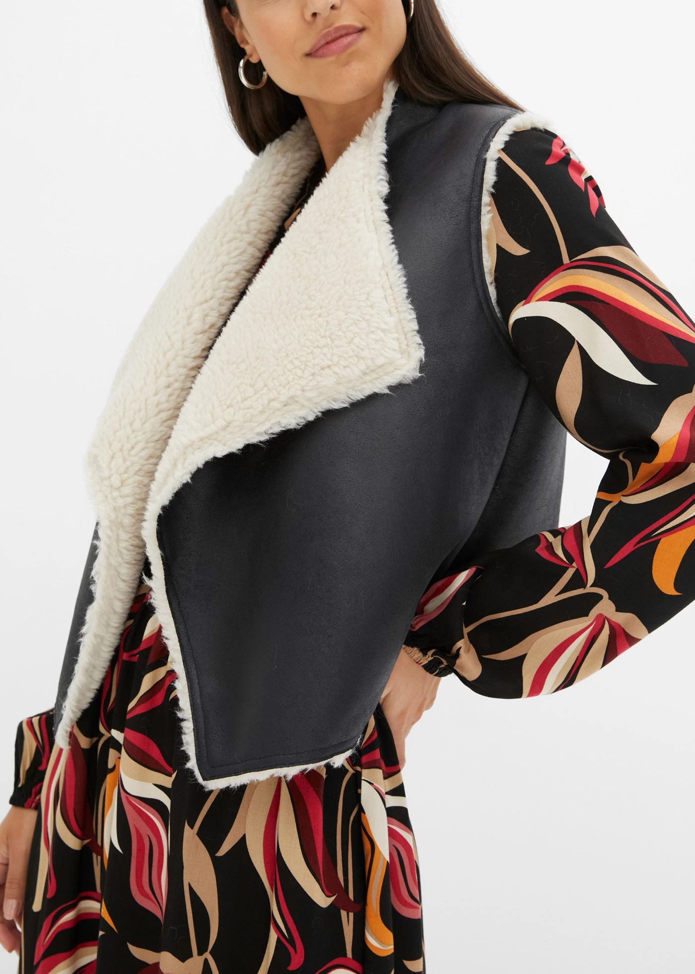 Vesta z umělé kožešiny • černá • bonprix obchod