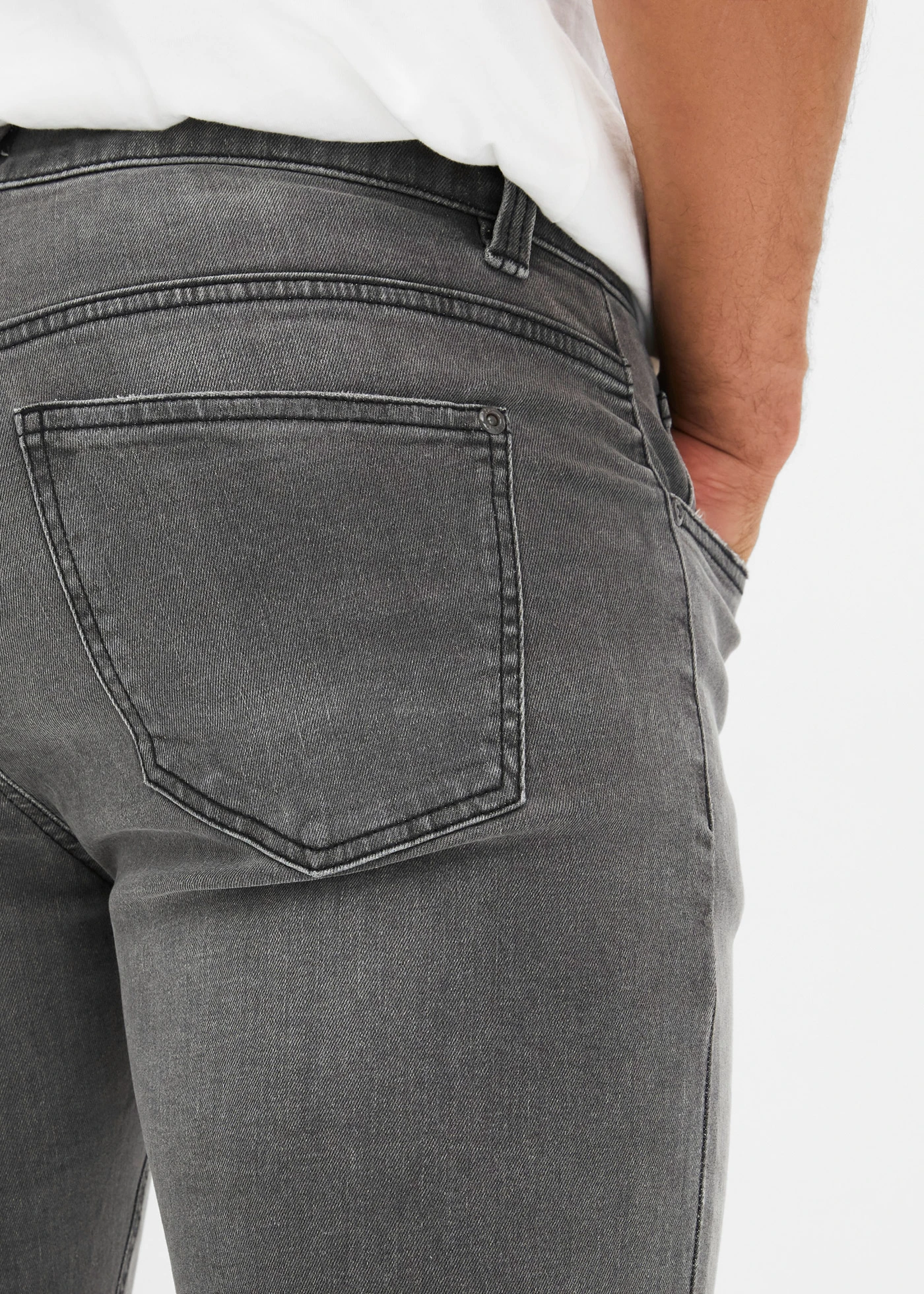 Jean slim extensible, droit • gris foncé denim used • Boutique bonprix