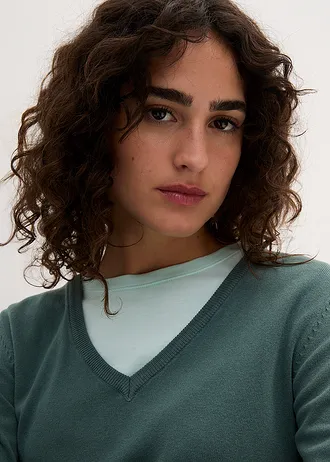 Długi sweter z cienkiej dzianiny z kolekcji basic z dekoltem w serek • szarozielony • sklep bonprix