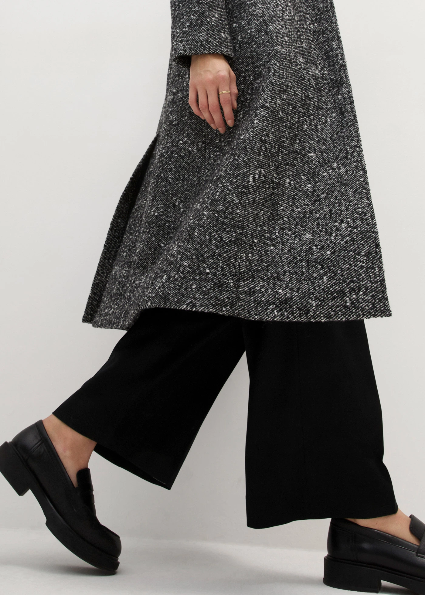 Vlněný kabát se strukturou • černá • bonprix obchod