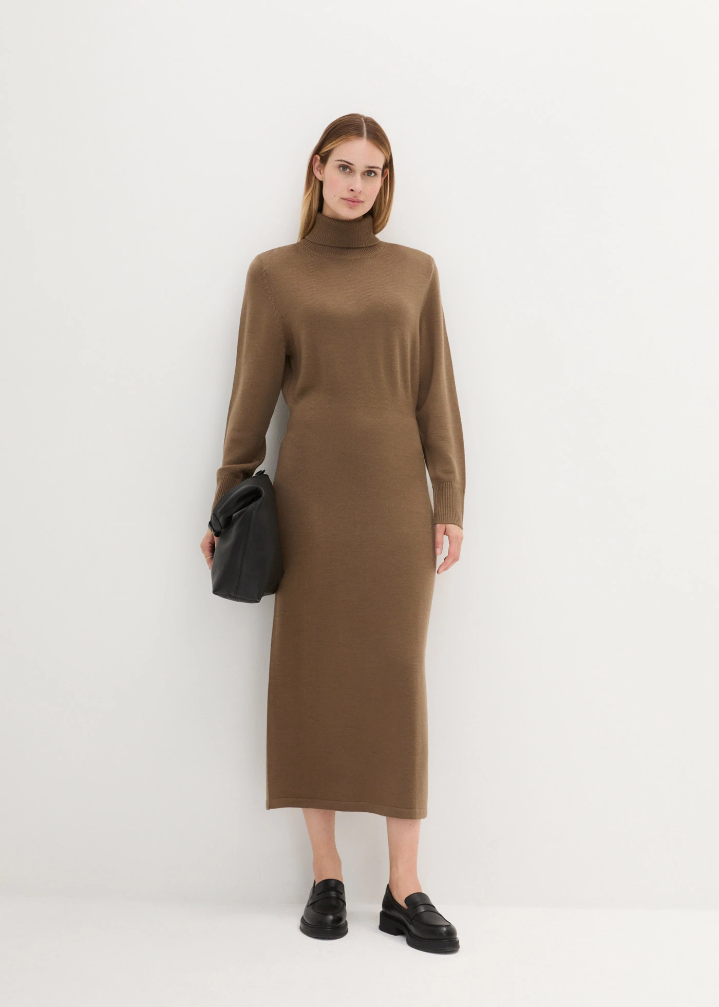 Robe en maille de laine mérinos • noyer • Boutique bonprix