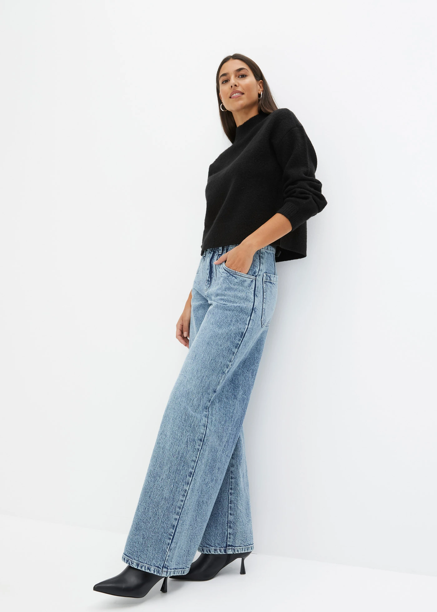 Krátký svetr • černá • bonprix obchod