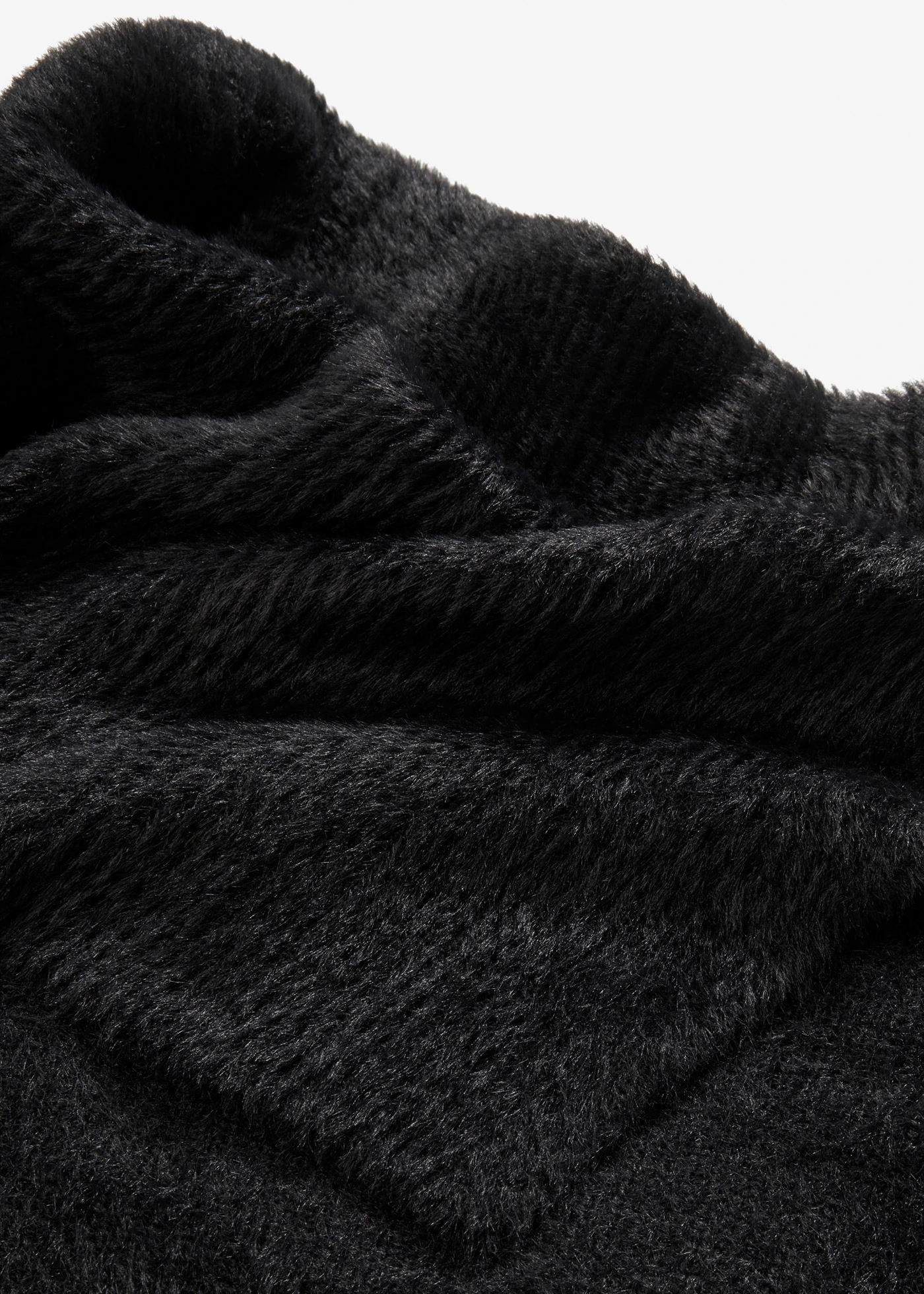 Pull à encolure Bardot asymétrique • noir • Boutique bonprix