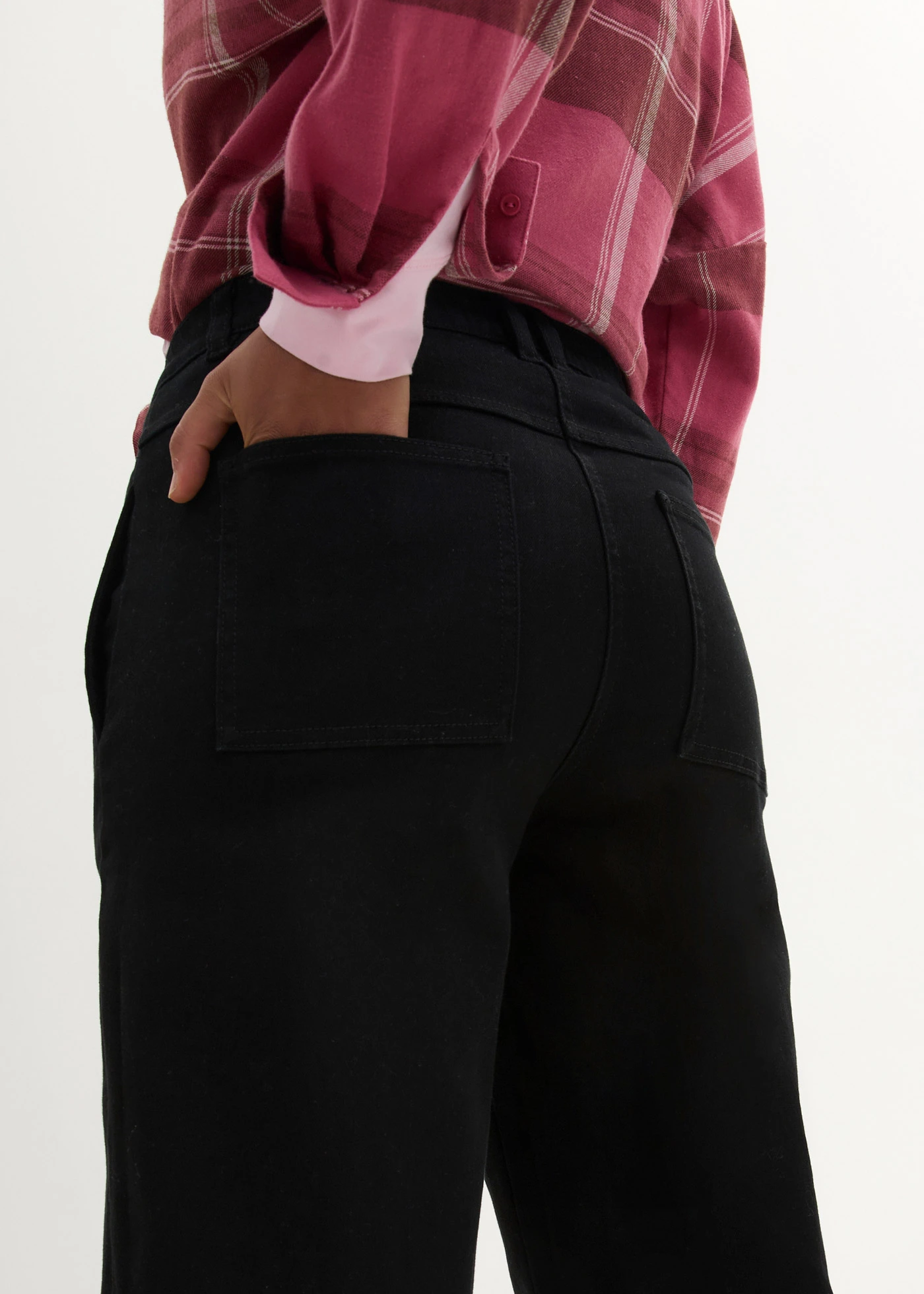 Pantalon barrel en twill à taille haute élastiquée et coutures décalées sur le devant • noir • product-page.page-title-suffix