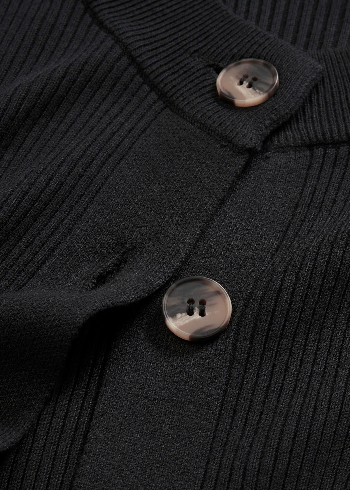 Gilet en maille côtelée, viscose majoritaire • noir • Boutique bonprix