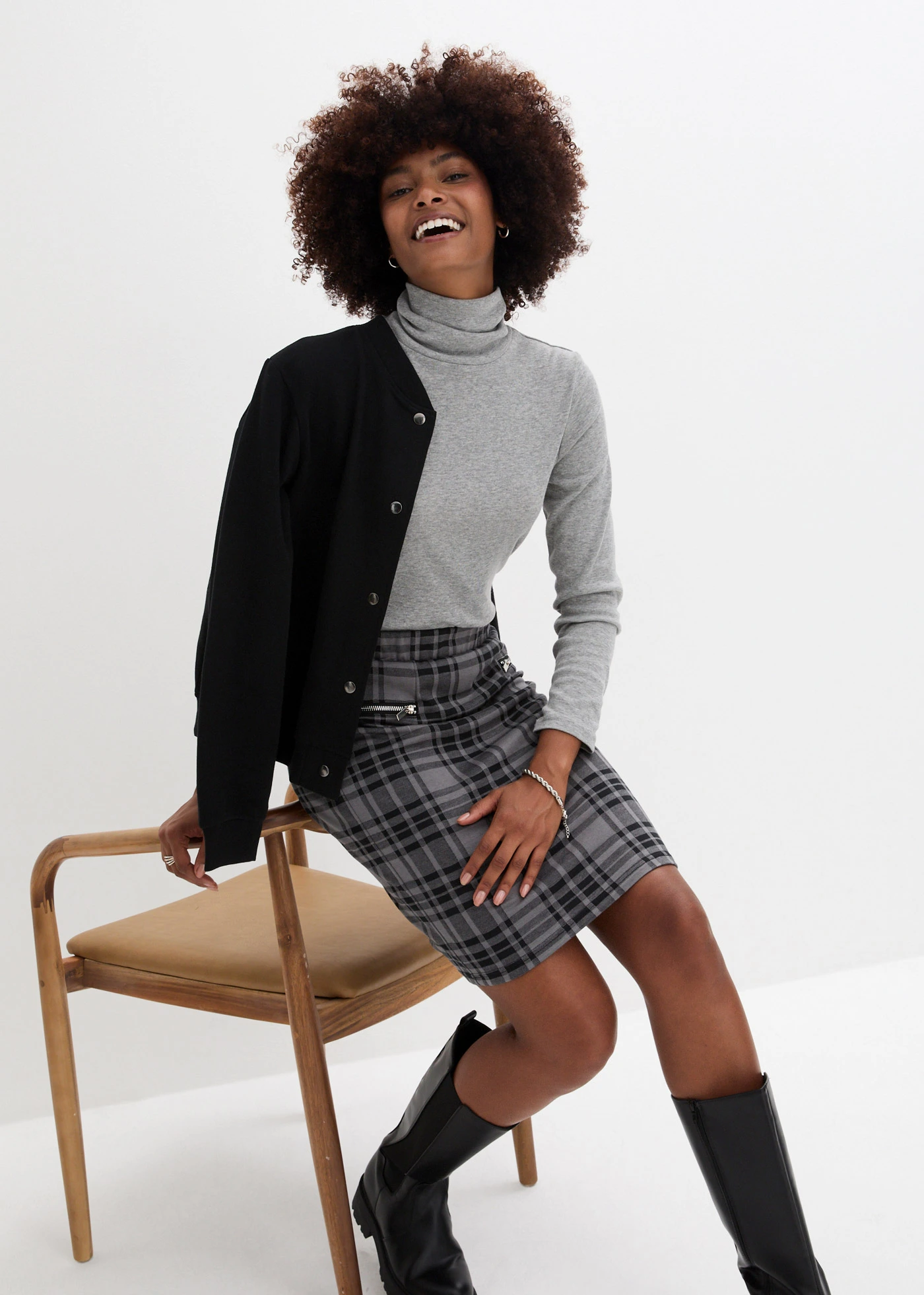 Žerzejová sukně • černo-světle šedá kostka • bonprix obchod