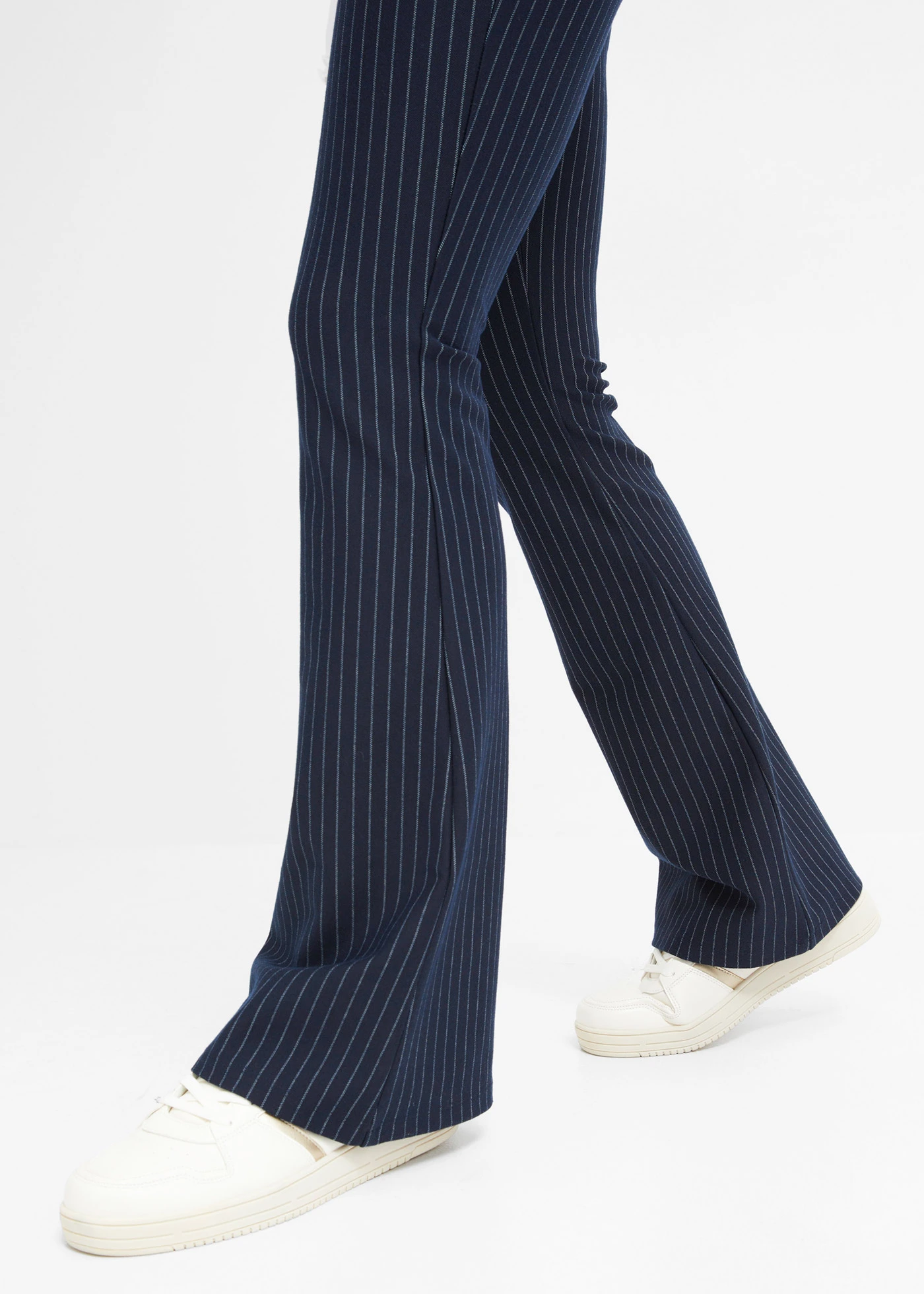 Kalhoty s jemnými proužky • tmavě modro-přírodně bílá • bonprix obchod