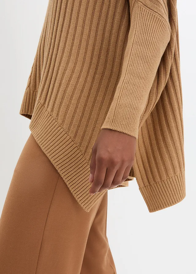 Oversized poncho trui • cappuccino • product-page.page-title-suffix