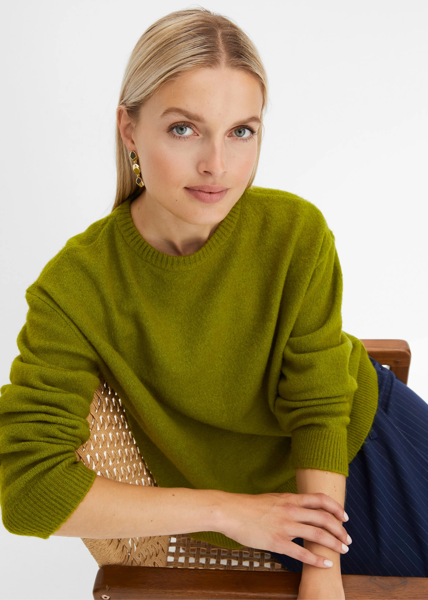 Oversized svetr • mechově zelená • bonprix obchod