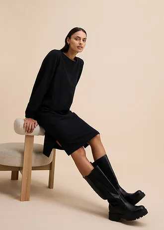 Šaty z teplákoviny, s balonovými rukávy a rozparkem • černá • bonprix obchod