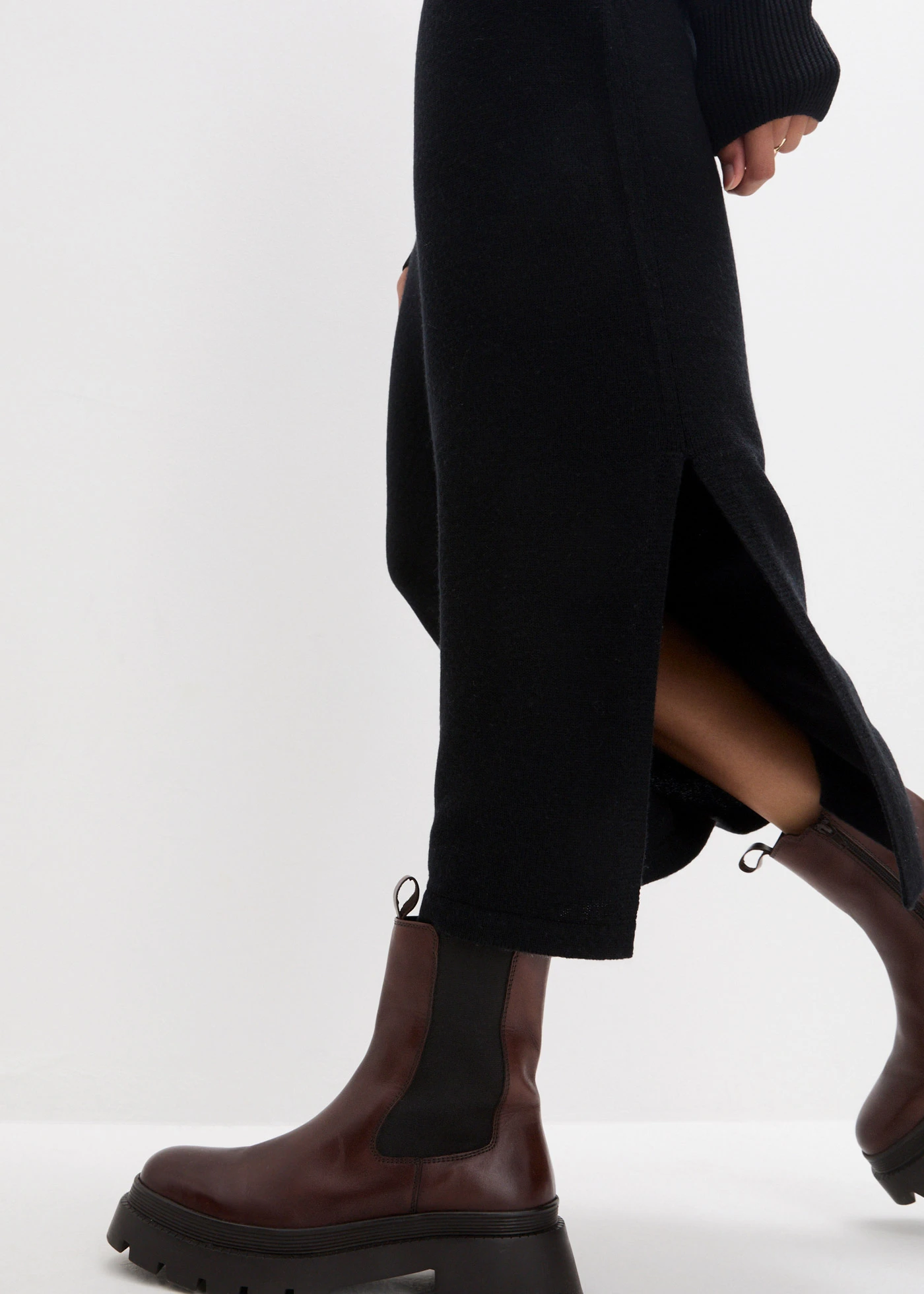 Robe en maille de laine mérinos • noir • Boutique bonprix