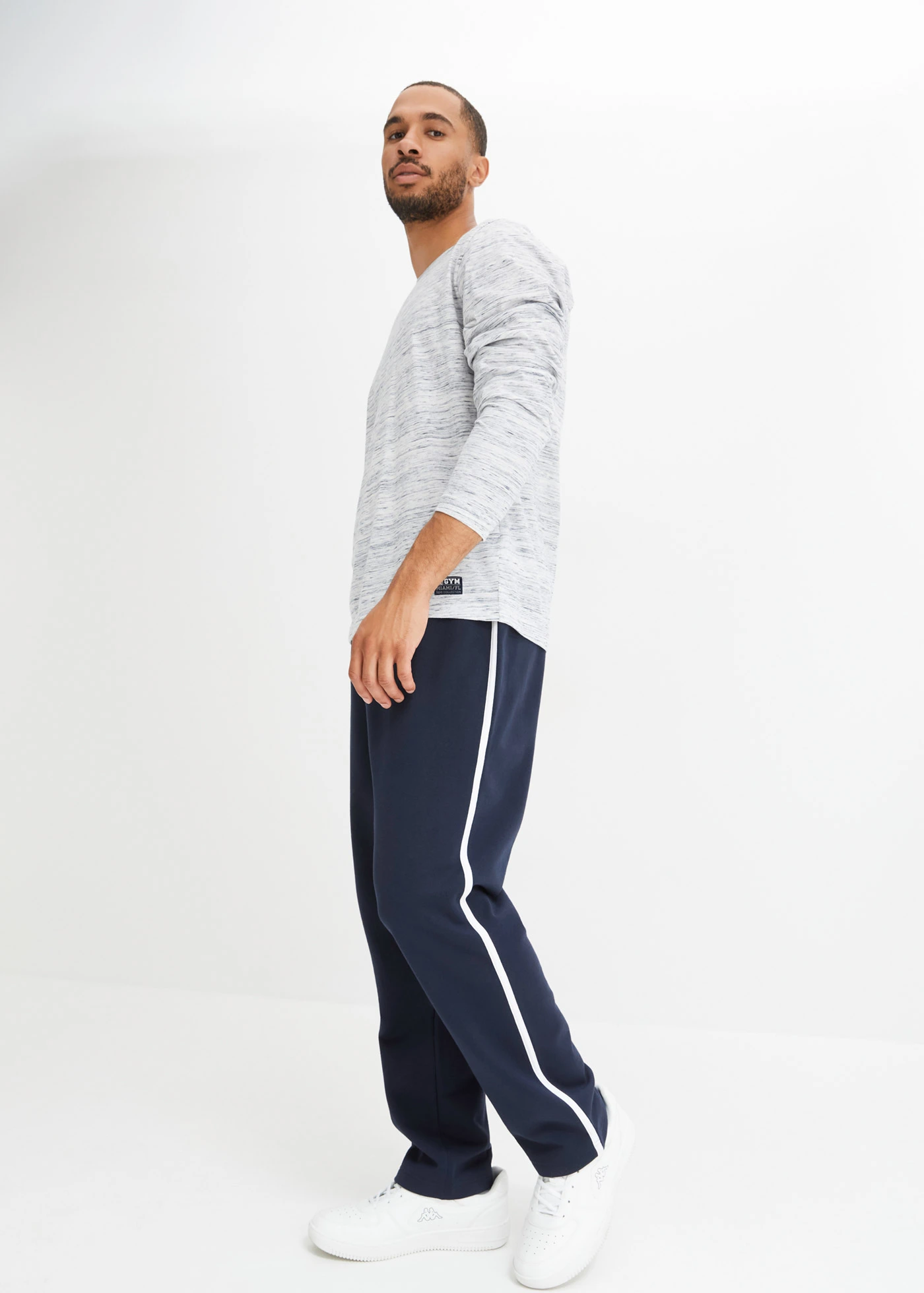 Pantaloni jogging cu detalii în contrast (2buc/pac), Loose Fit • bleumarin+negru • magazin bonprix