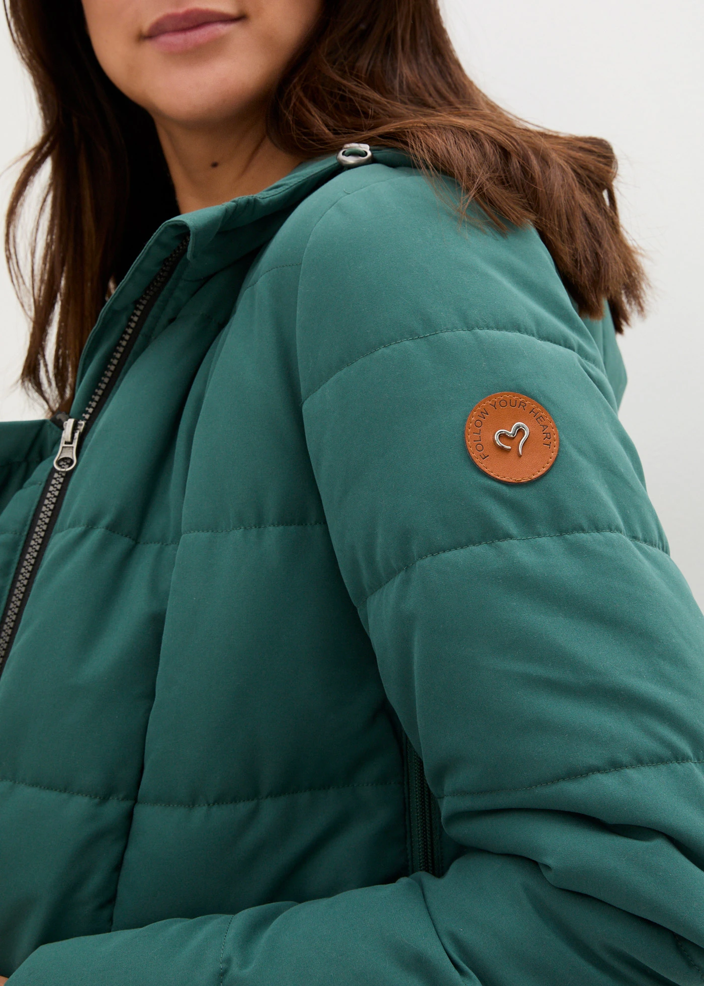 Geacă matlasată 3-în-1 de gravide, cu inserție portbebe, cu poliester reciclat • verde mat • magazin bonprix