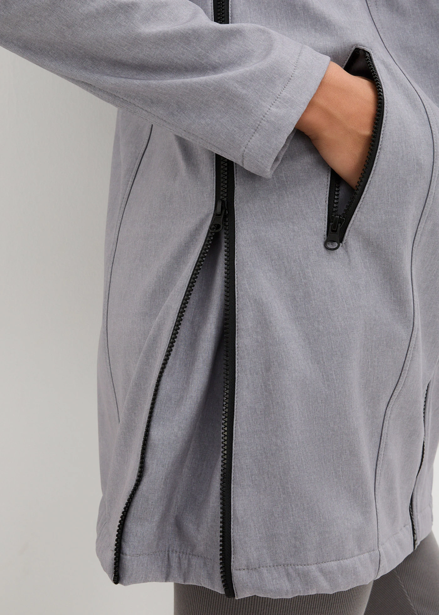 Krátký softshellový těhotenský/nosicí kabát • šedý melír-černá • bonprix obchod