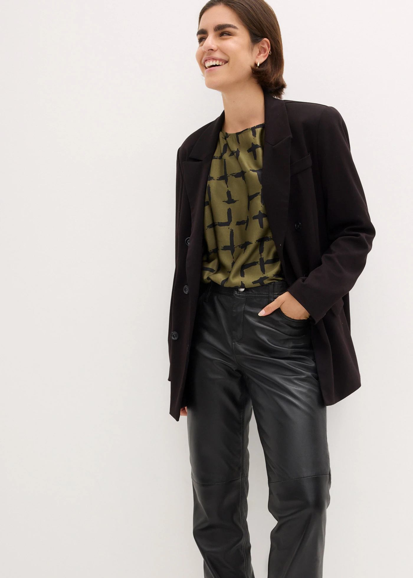 Tuniková halenka s netopýřími rukávy • tmavě olivová + černá • bonprix obchod