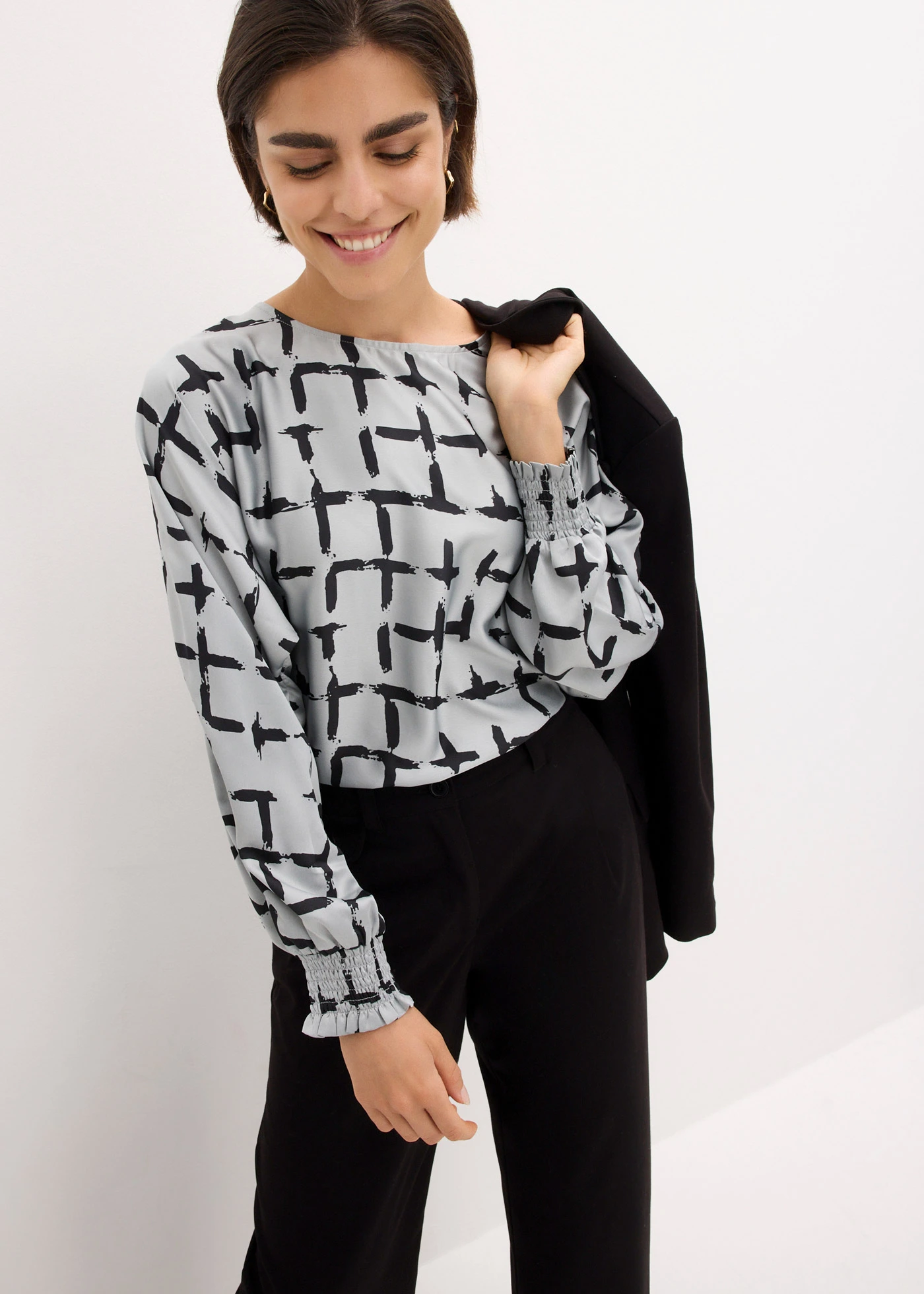 Tuniková halenka s netopýřími rukávy • stříbrnošedá/černá • bonprix obchod