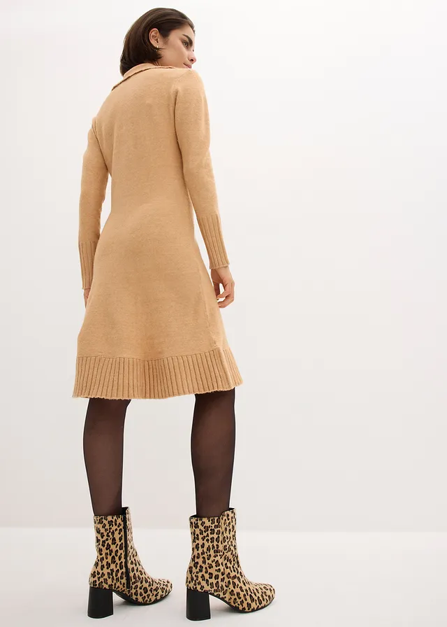 Robe en maille à col polo • cappuccino • product-page.page-title-suffix