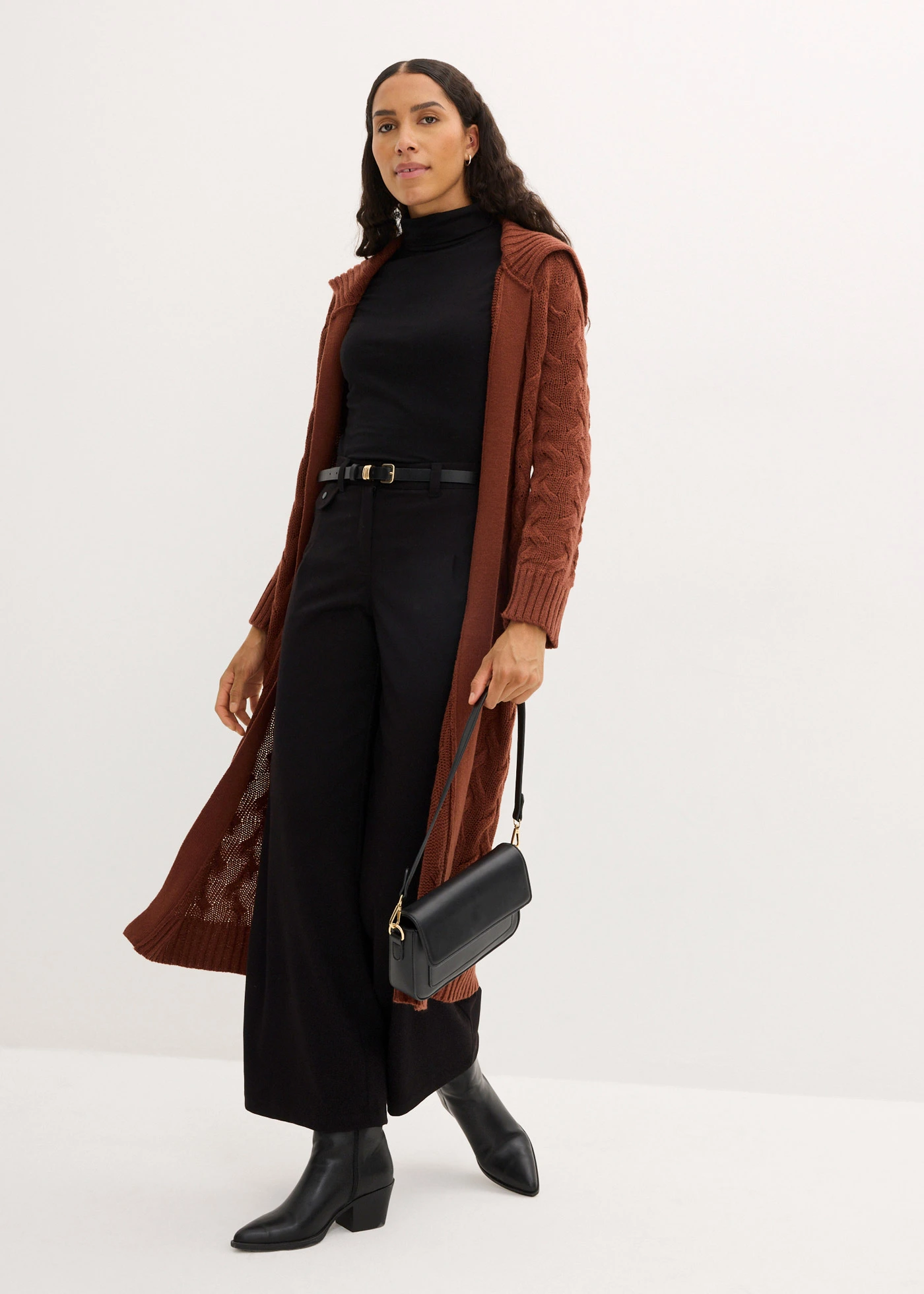 Gilet long en maille torsadée • acajou • Boutique bonprix