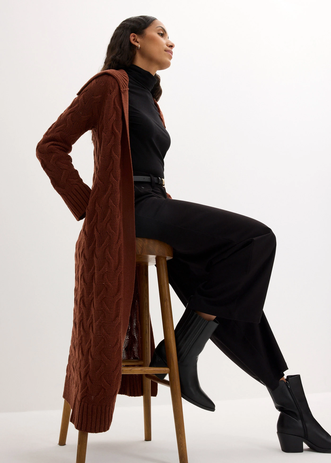 Gilet long en maille torsadée • acajou • Boutique bonprix