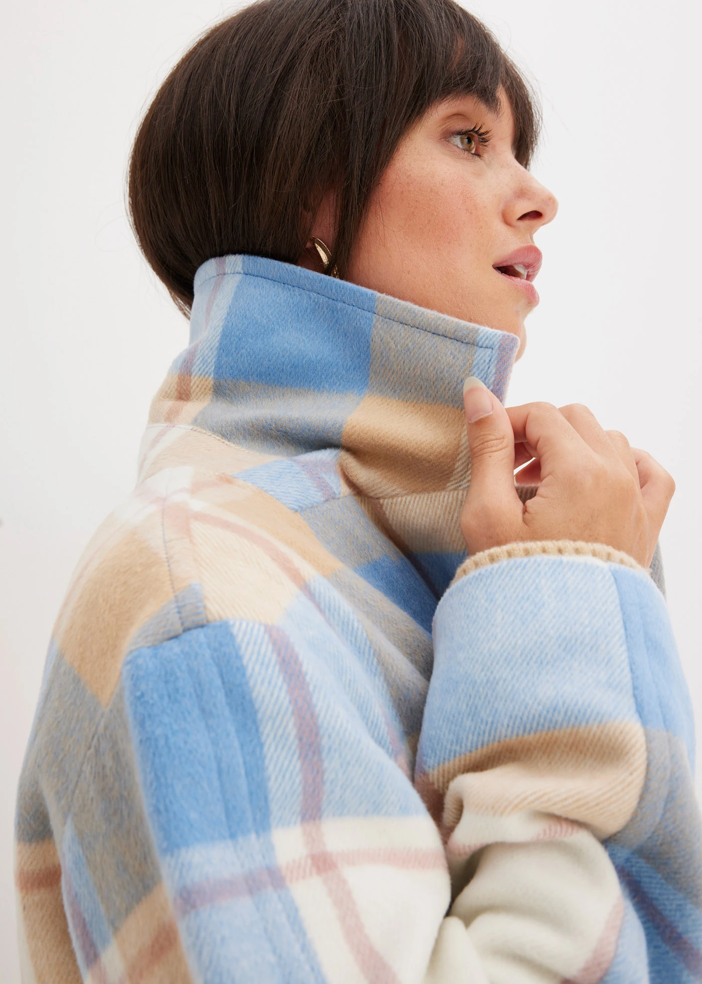 Płaszcz oversize z materiału z imitacji wełny • niebieski brylantowy-biel wełny -latte macchiato-różowobrązowy w kratę • sklep bonprix