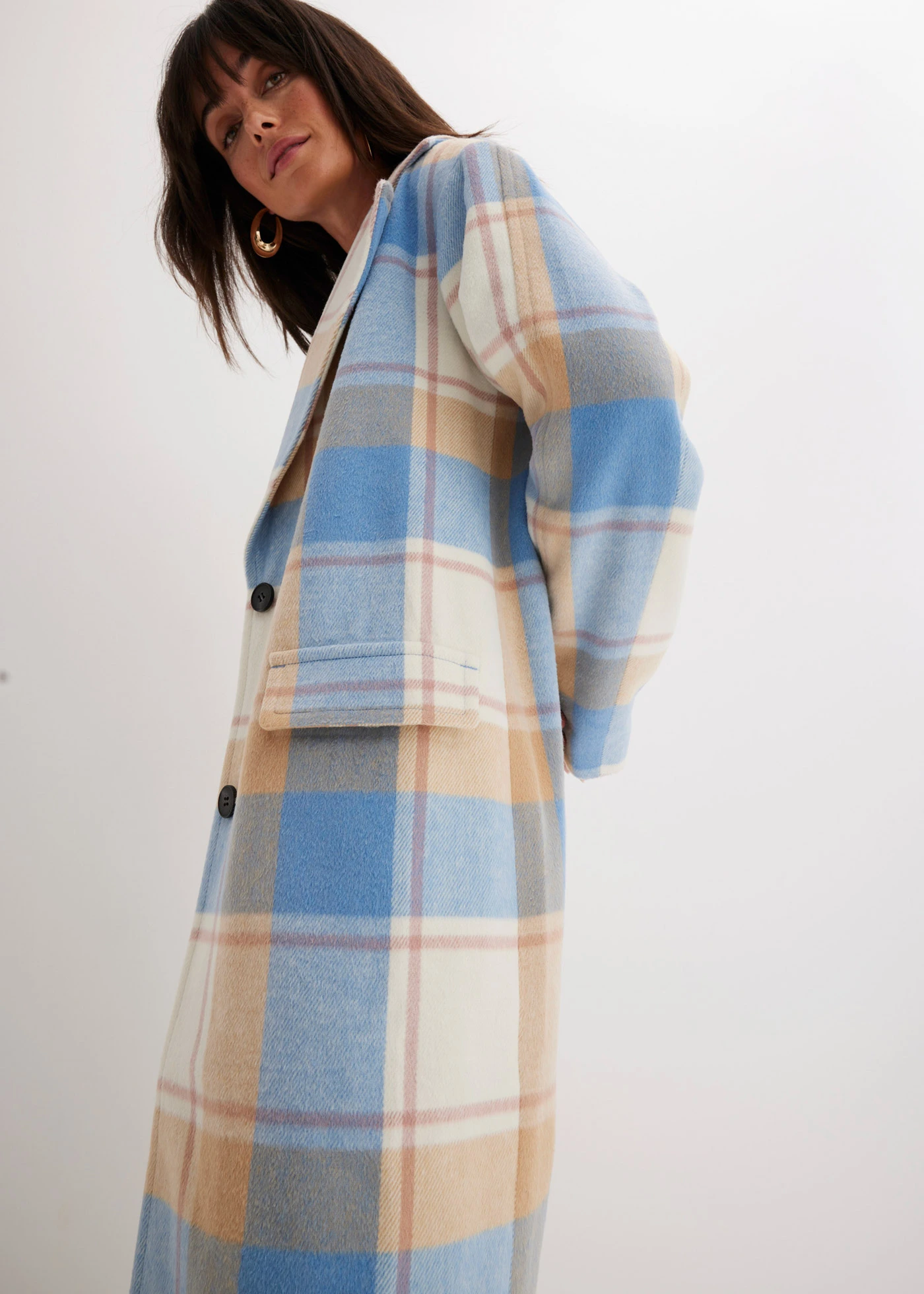 Płaszcz oversize z materiału z imitacji wełny • niebieski brylantowy-biel wełny -latte macchiato-różowobrązowy w kratę • sklep bonprix