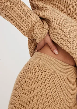 Fustă tricotată din bumbac 100% • bej-latte • magazin bonprix