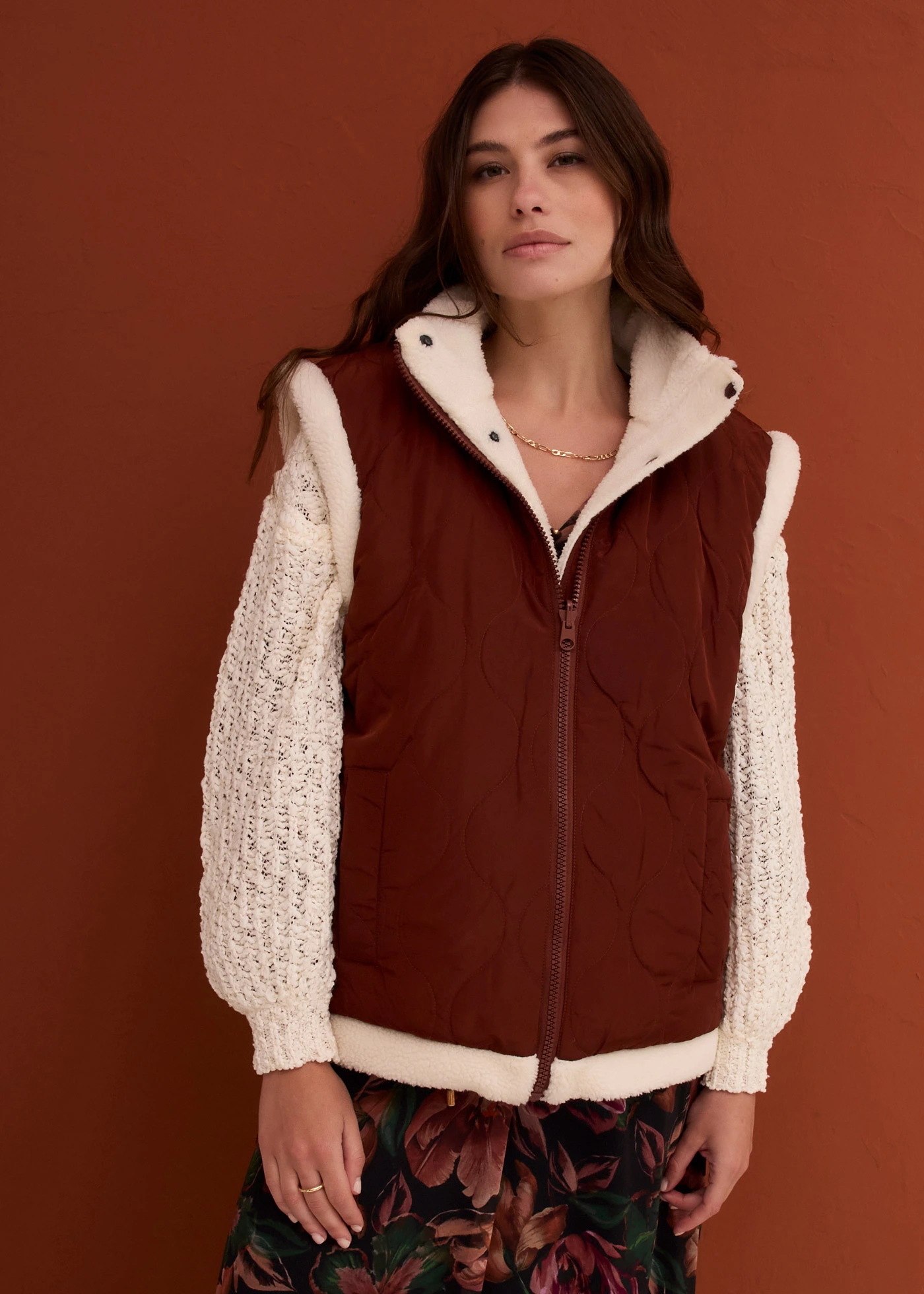 Reversibele bodywarmer van teddy • mahoniebruin-natuurbeige • bonprix online shop