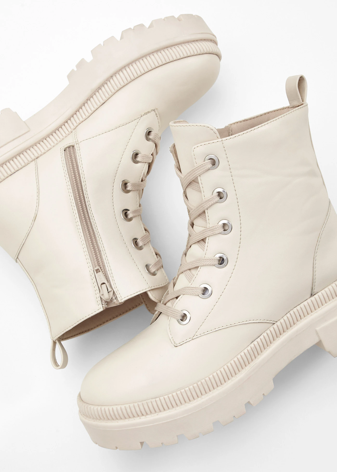 Veterboots met profielzool • beige • bonprix online shop