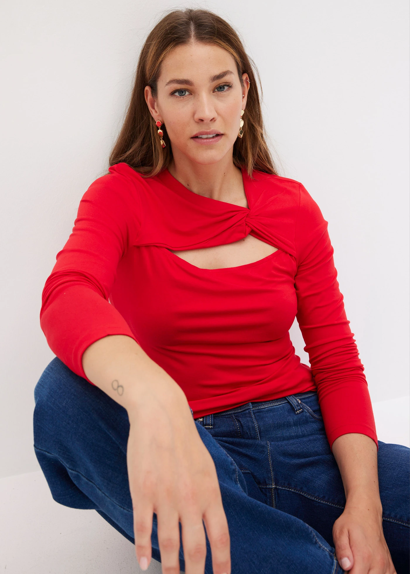 Shirt met knoopdetail • dieprood • bonprix online shop