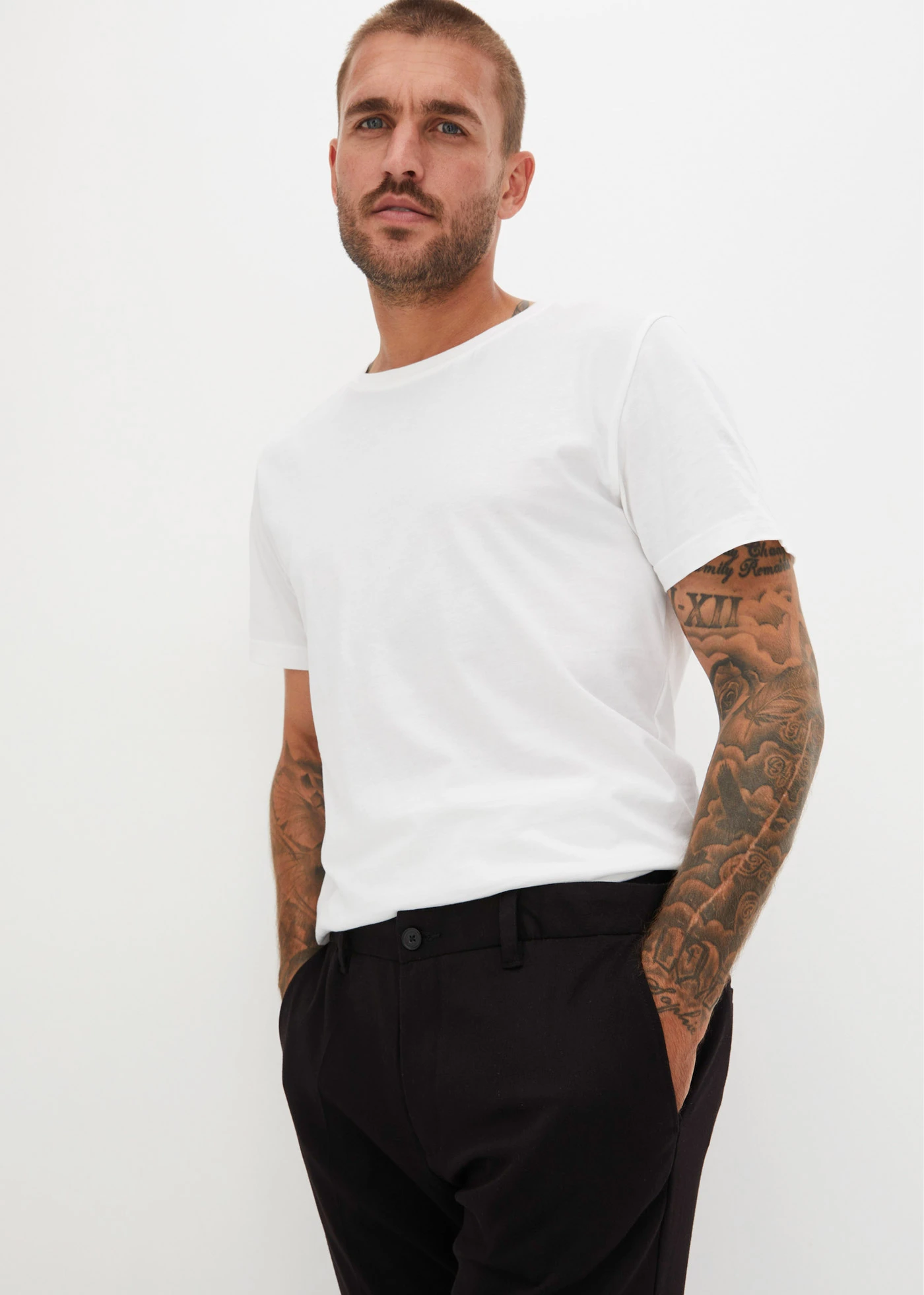 Pantalon élégant à pinces, regular • noir • Boutique bonprix