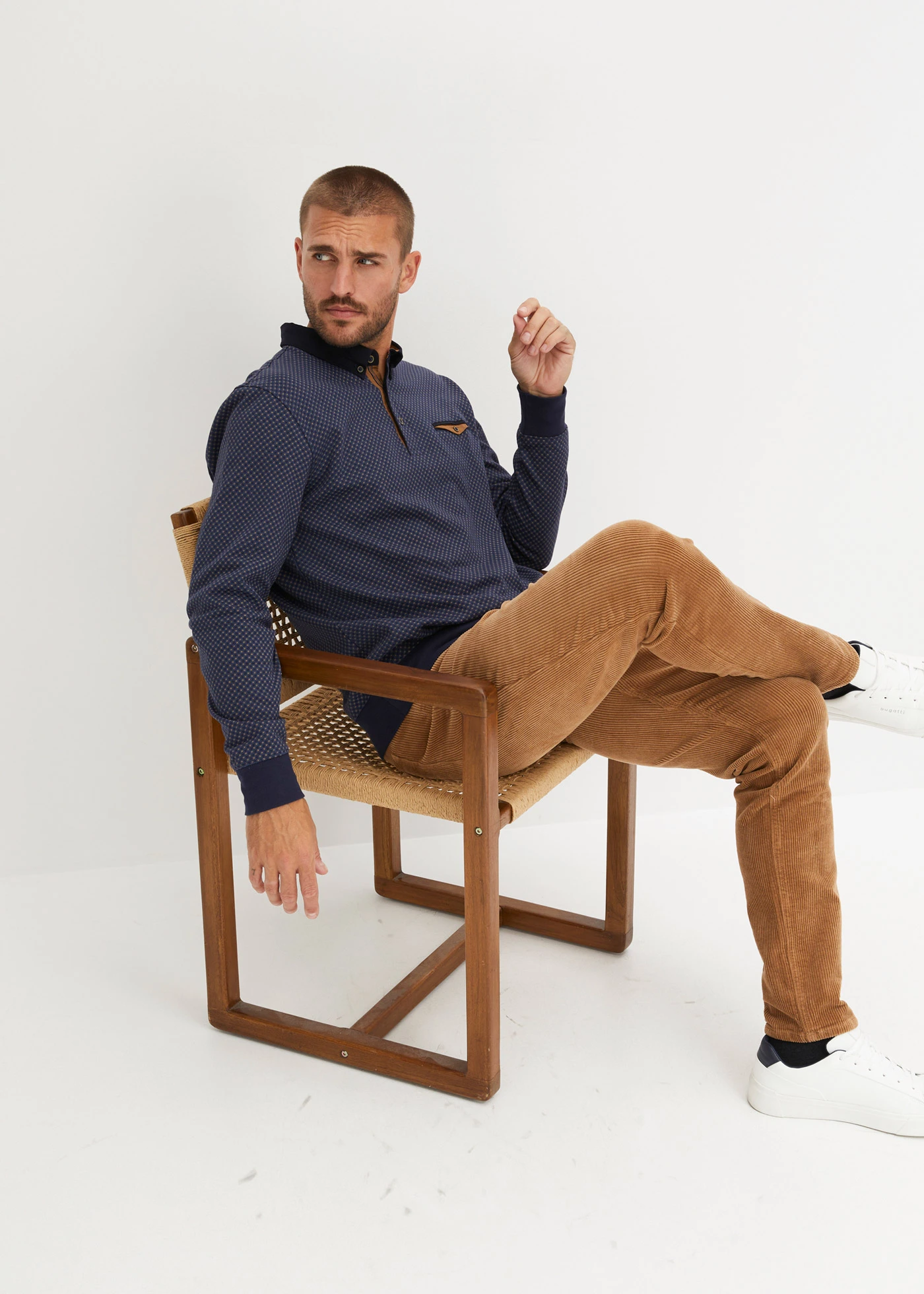 Sweater van biologisch katoen met polokraag • donkerblauw grafische print • bonprix online shop