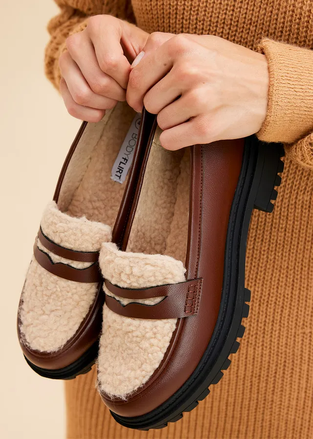 Mocassins à semelle épaisse • acajou • product-page.page-title-suffix