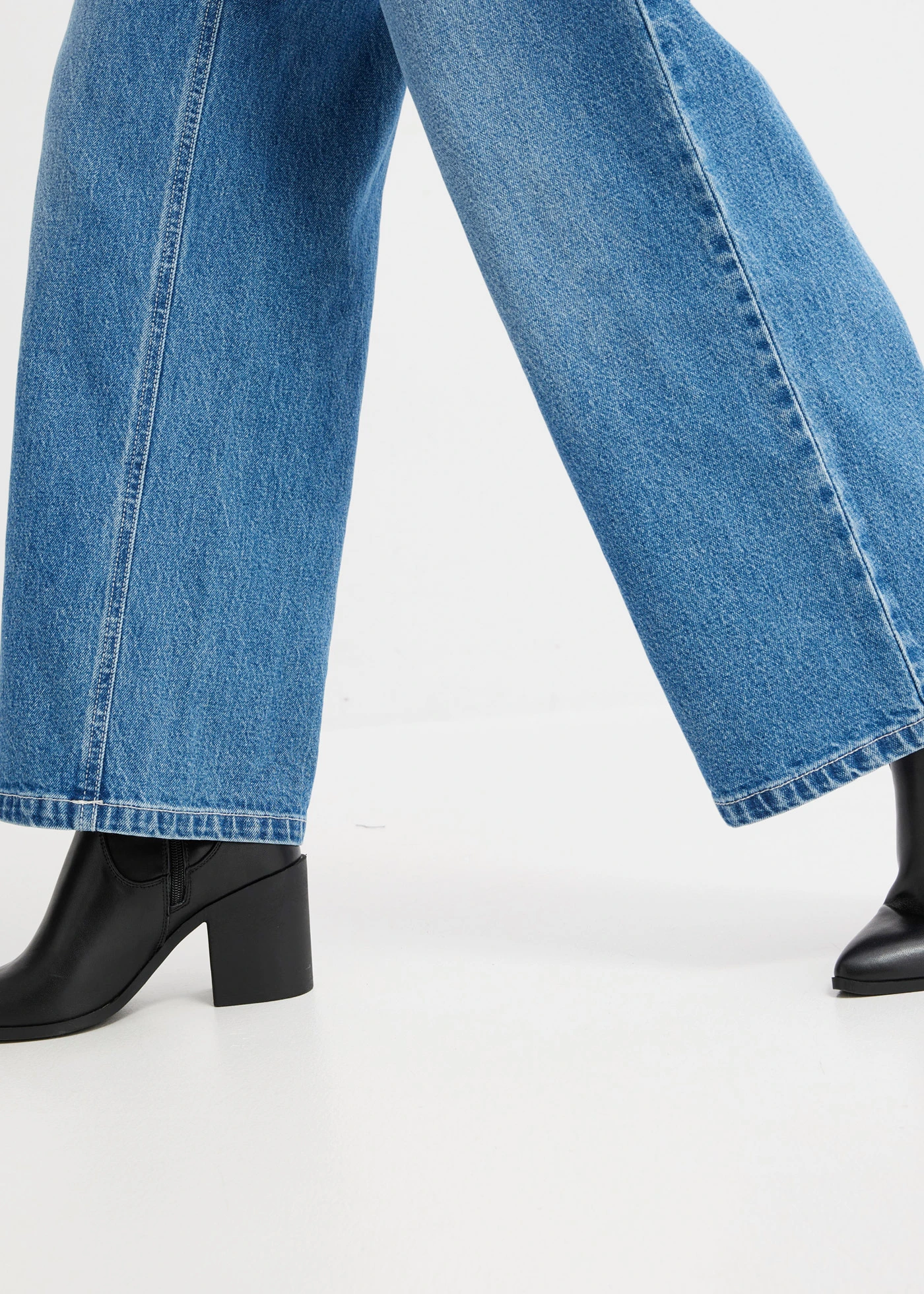 Džíny Wide Leg, Mid Waist • modrý denim used • bonprix obchod