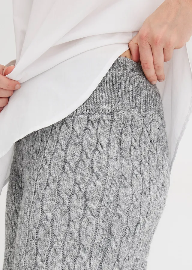 Gebreide broek met kabelpatroon • grijs gemêleerd • product-page.page-title-suffix