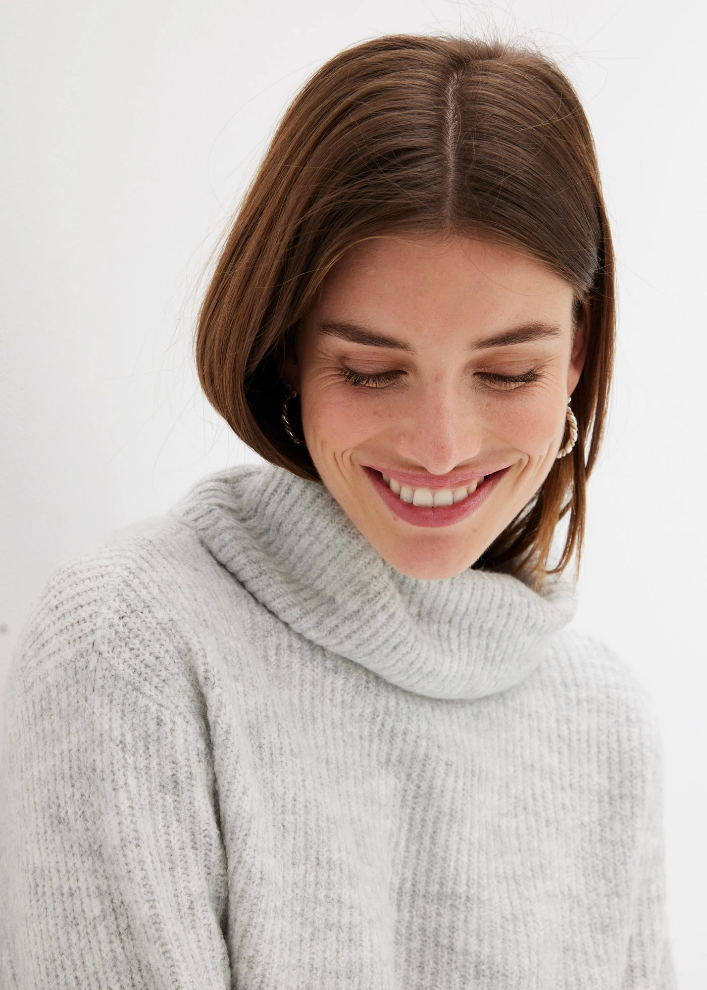 Geribde, gebreide jurk • lichtgrijs gemêleerd • bonprix online shop