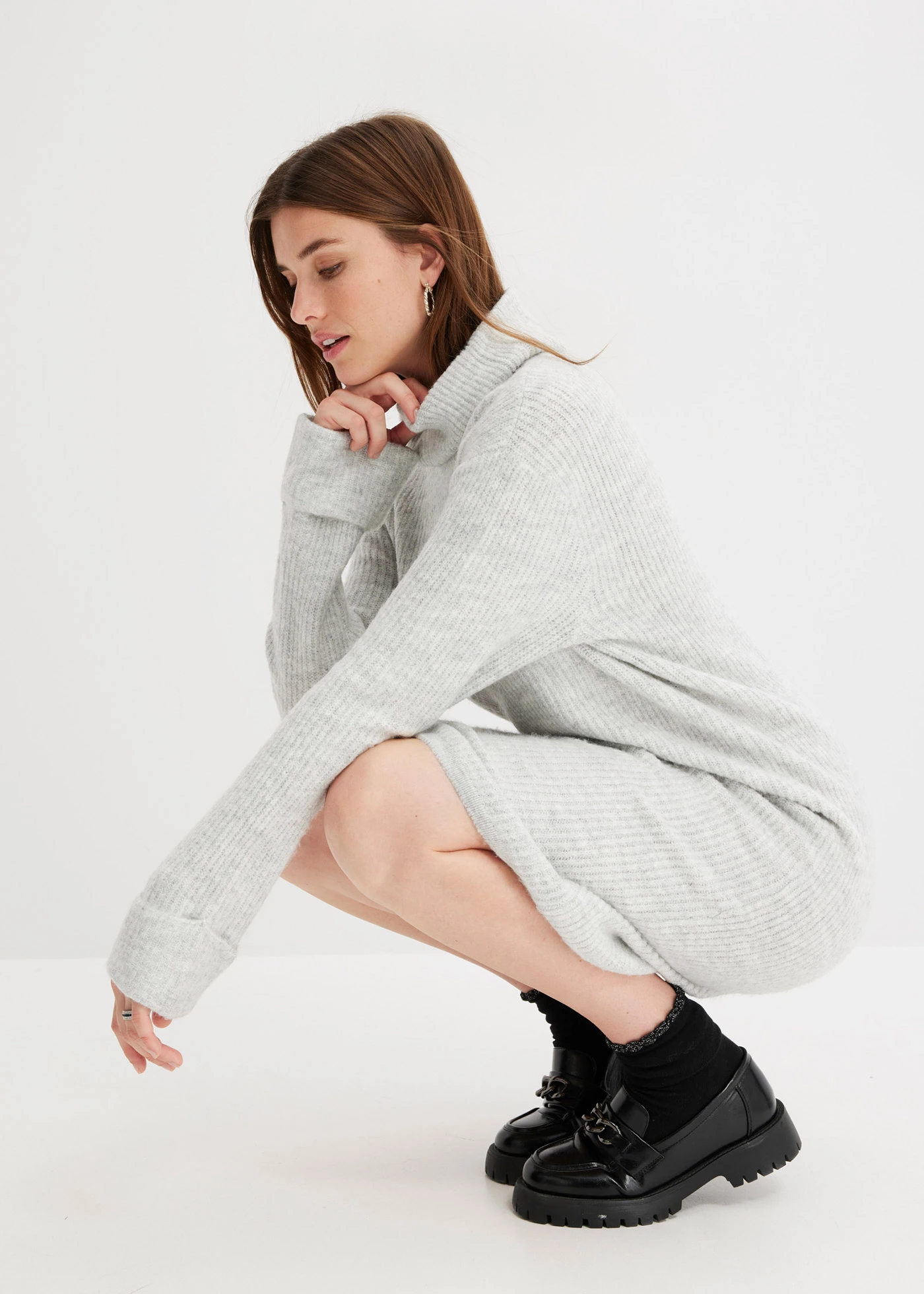 Geribde, gebreide jurk • lichtgrijs gemêleerd • bonprix online shop