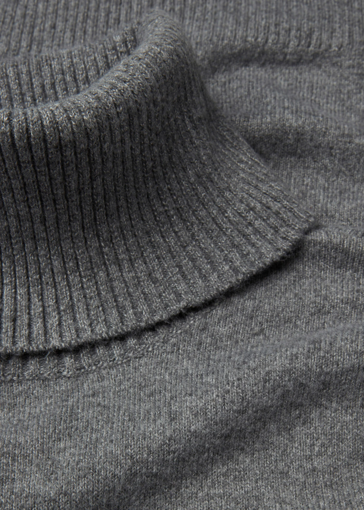 Pletené šaty s rolákovým límcem • šedý melír • bonprix obchod