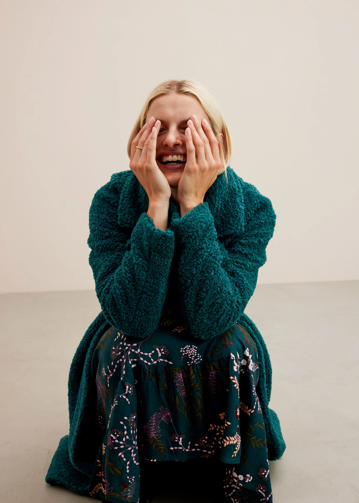 Robe midi 100% viscose • vert profond floral • Boutique bonprix