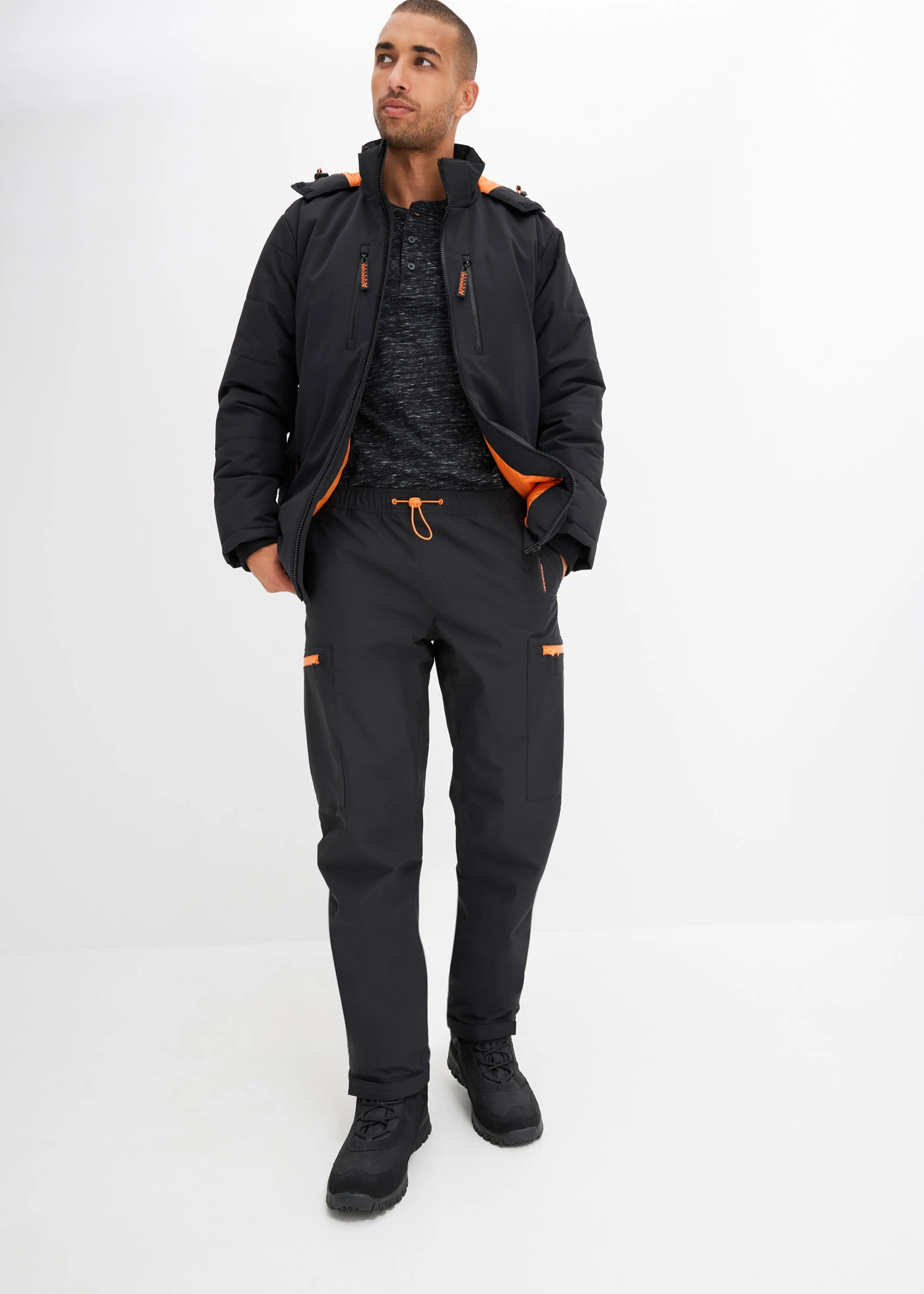 Vízálló cargo funkciós nadrág meleg béléssel, Relaxed Fit • fekete • bonprix áruház