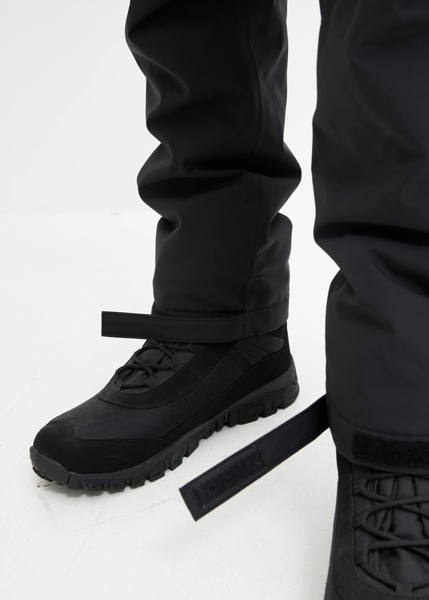 Pantalon cargo imperméable et chaud, coupe ample • noir • Boutique bonprix