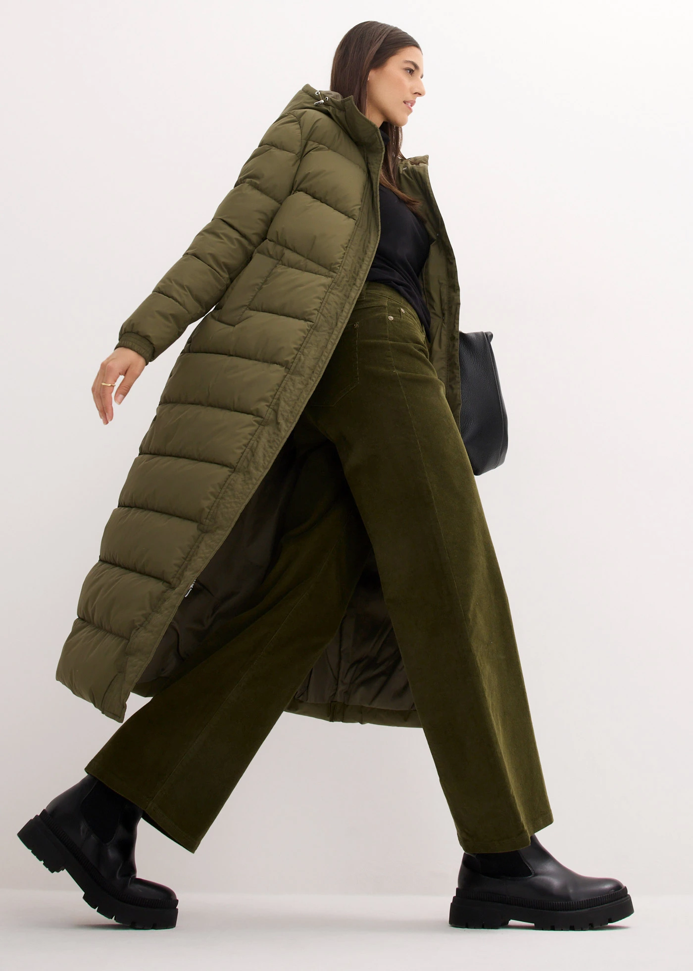 Dlouhý prošívaný kabát s kapucí • tmavě olivová • bonprix obchod